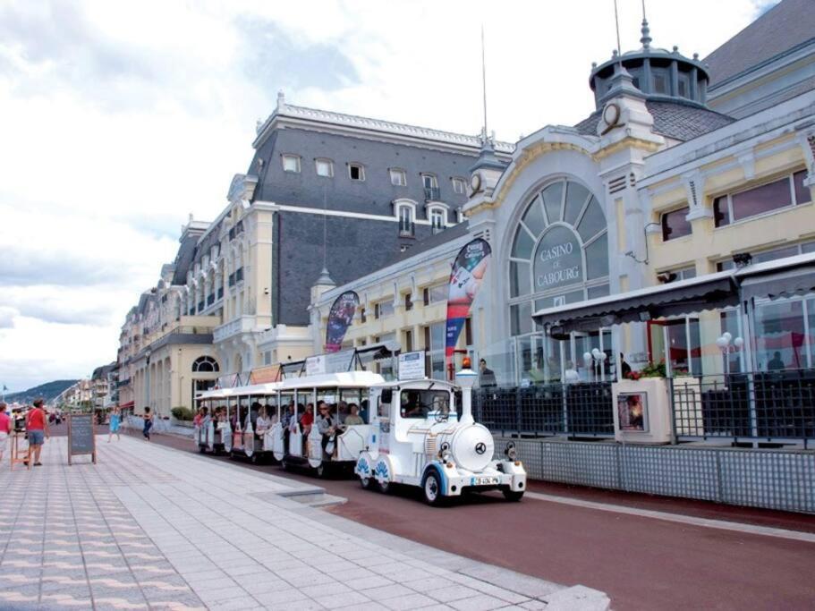 Cabourg, Appartement T2 Acces Direct Mer Zewnętrze zdjęcie